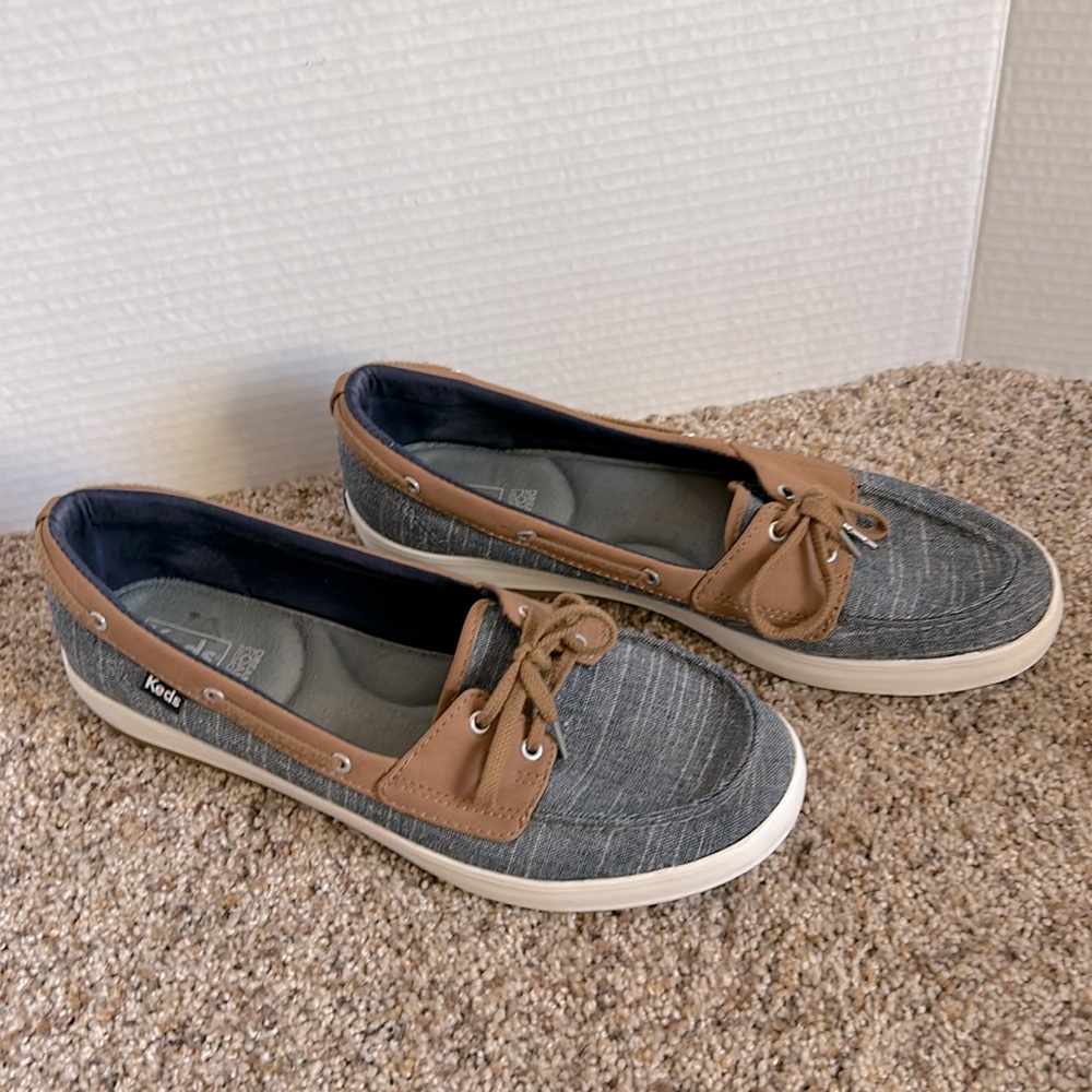 Keds women’s fashion sneaker, size 9.5